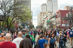 Crowd in 6th Street